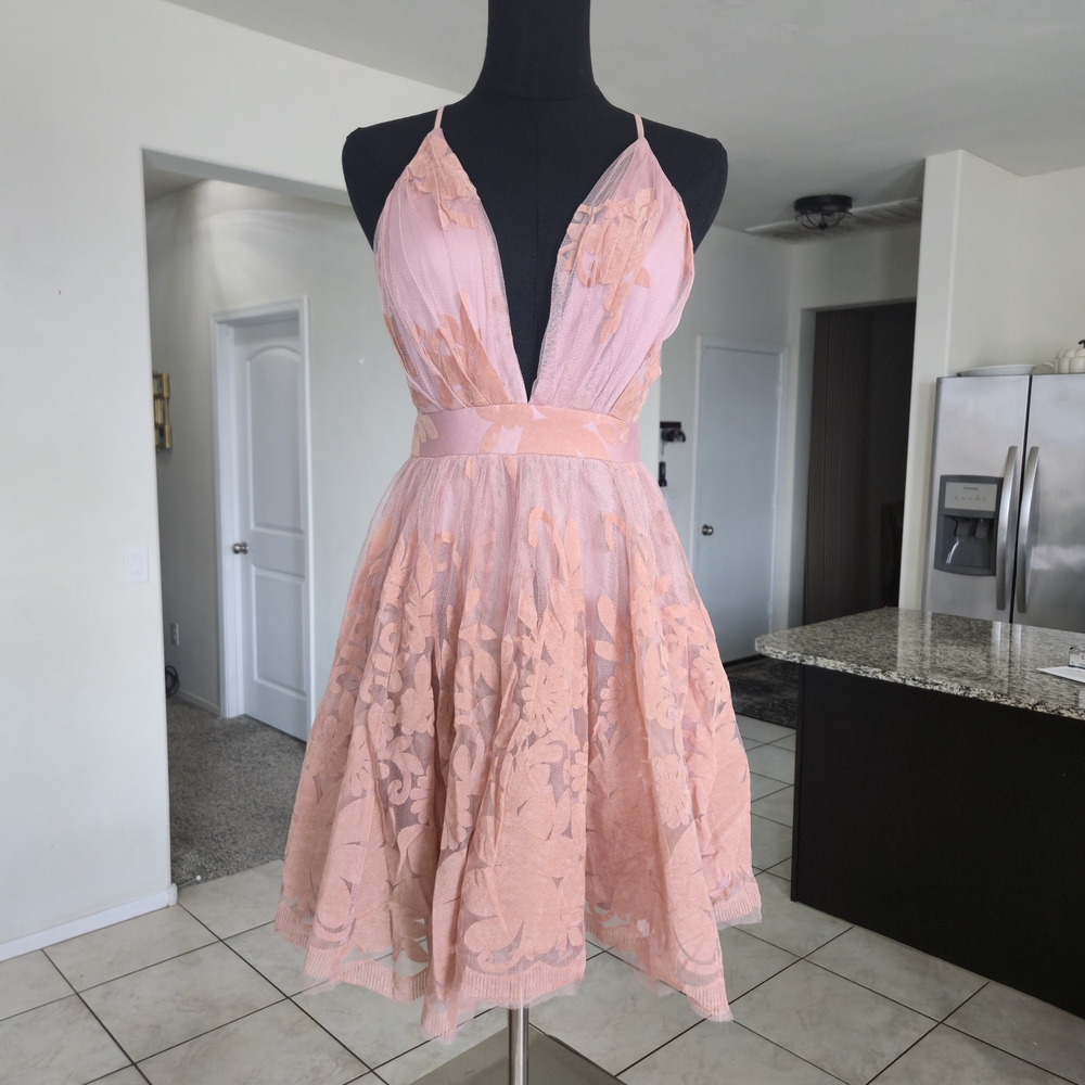 LUXXEL Blush Lace Mini Dress Size S Plunge V Open Back Fit & Flare Formal